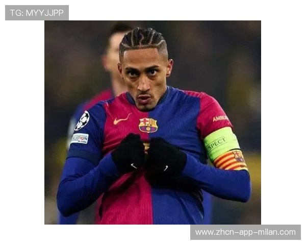 巴萨直塞精准穿透，拉菲尼亚轻轻推射入网