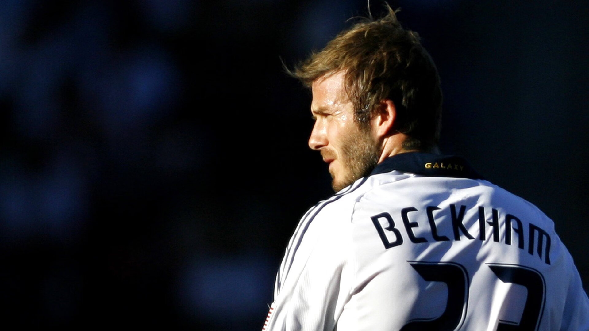 仰泳后程发力更加强劲，仰泳结束怎么站起来